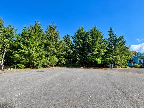 344 345 Redwood Court SE, Ocean Shores, WA 98569