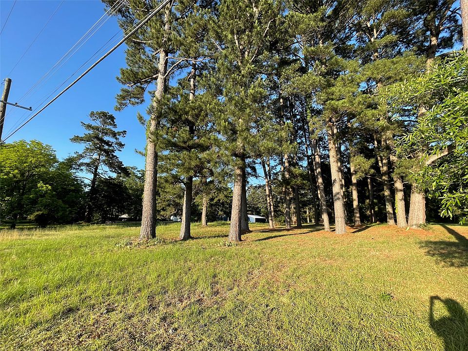 1st image of 601 Cemetery Rd