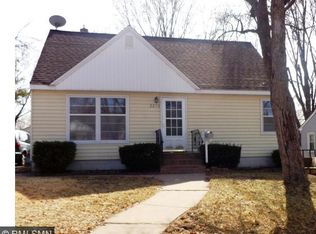 2216 4th St E, Saint Paul, MN 55119