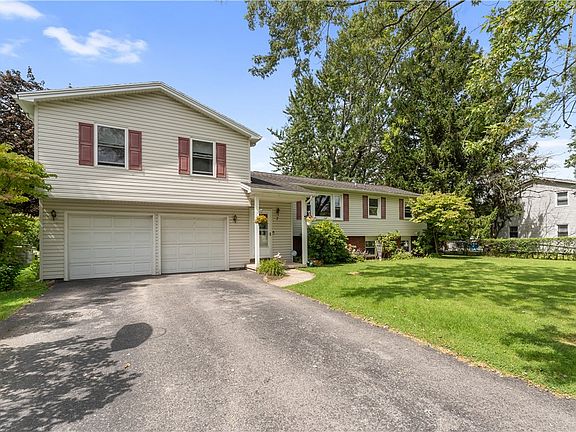 3rd image of 7 Havenwood Dr