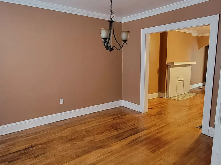 1620 Christine Dr — Photo 4