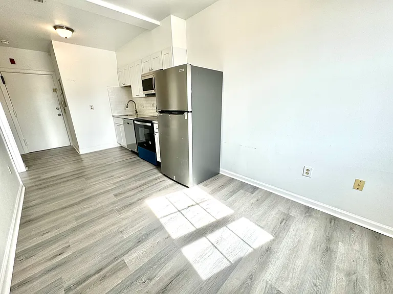 20 N 40th St #34 — Photo 4