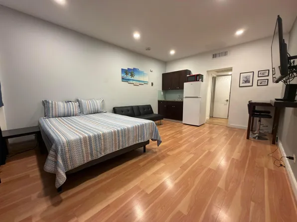 26 Diplomat Parkway #2223, Hallandale Beach, FL 33009
