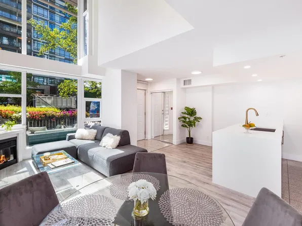 168 Esplanade Ave E, North Vancouver, BC V7L 4X8