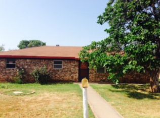 906 Hillside Rd, Sweetwater, TX 79556