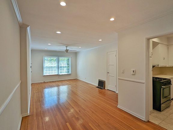 5th image of 2121 Montana Ave