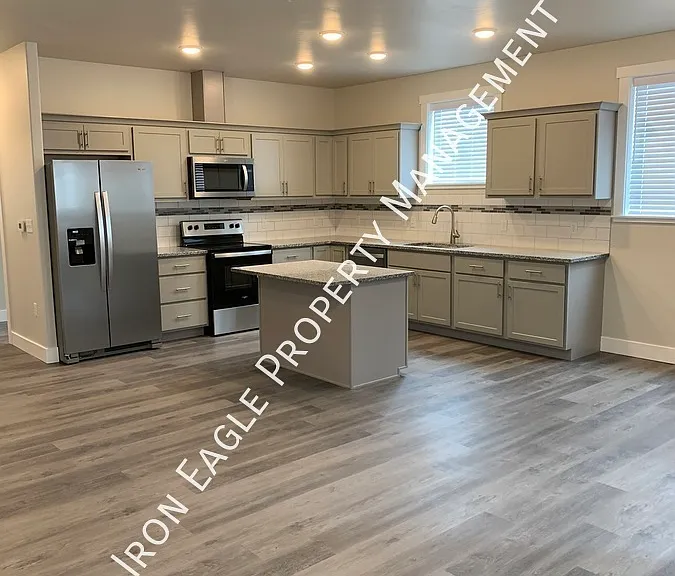 509 Borah Ave W #4 — Photo 1