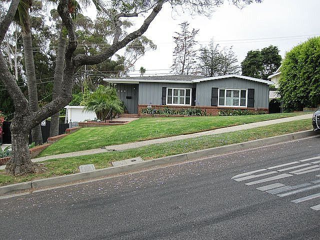 1st image of 365 Agnus Dr