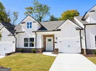 28 Village Ct #16, Cleveland, GA 30528