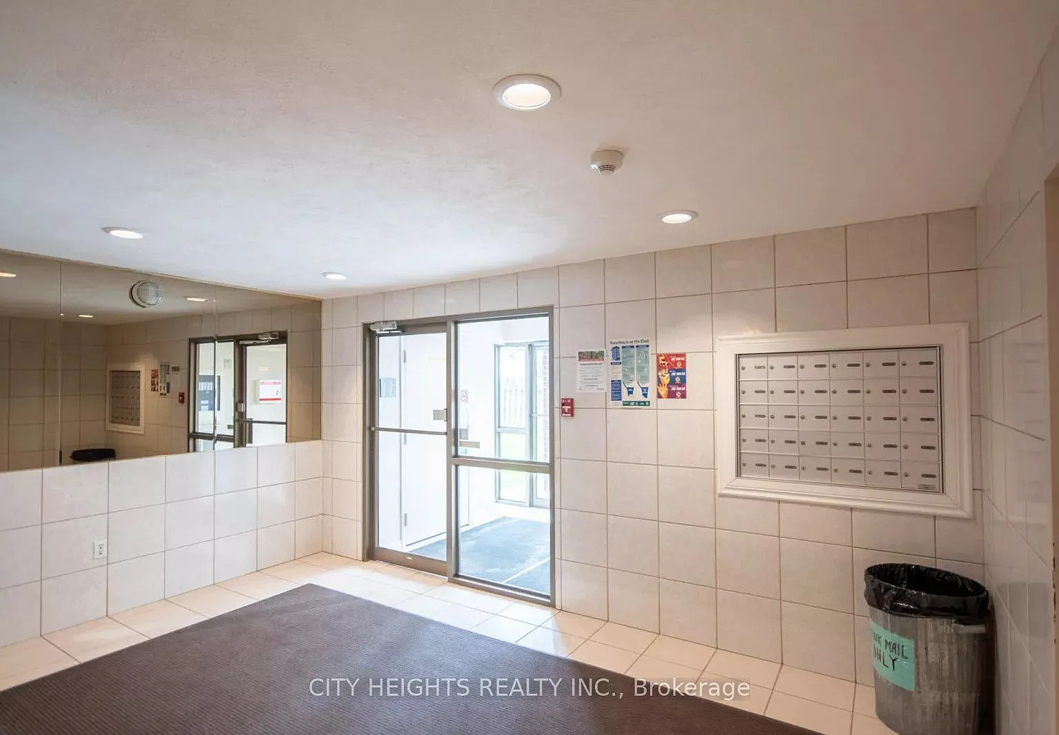 3 bed, $1,800 — Photo 3