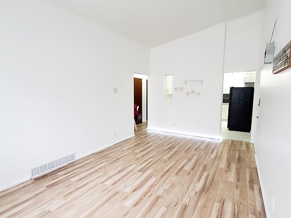 2nd image of 1821 Cromwell Dr