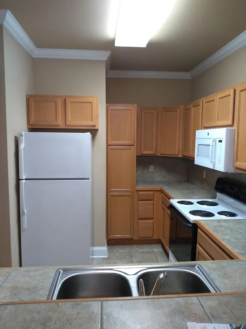 2 bed 2 bath with washer/dryer — Photo 4