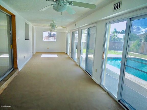 5th image of 437 N Waterway Dr