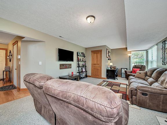 4th image of 4443 Knickel Dr