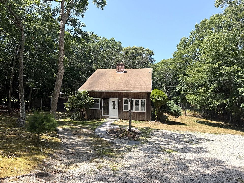 1st image of 7 Albertines Ln