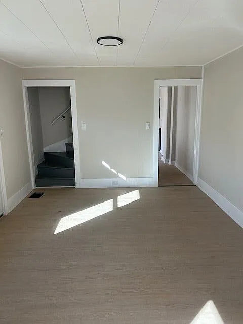 4 bed, 1.0 bath, 1300 sqft, $1,700 — Photo 3
