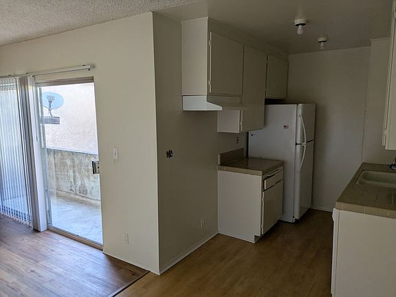 5th image of 650 Ocean Park Blvd #8