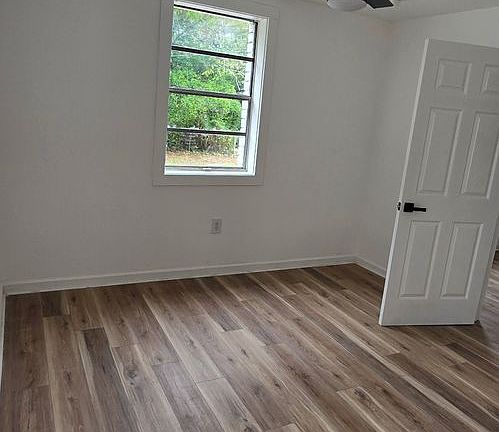 5th image of 4006 Bamberg Ave