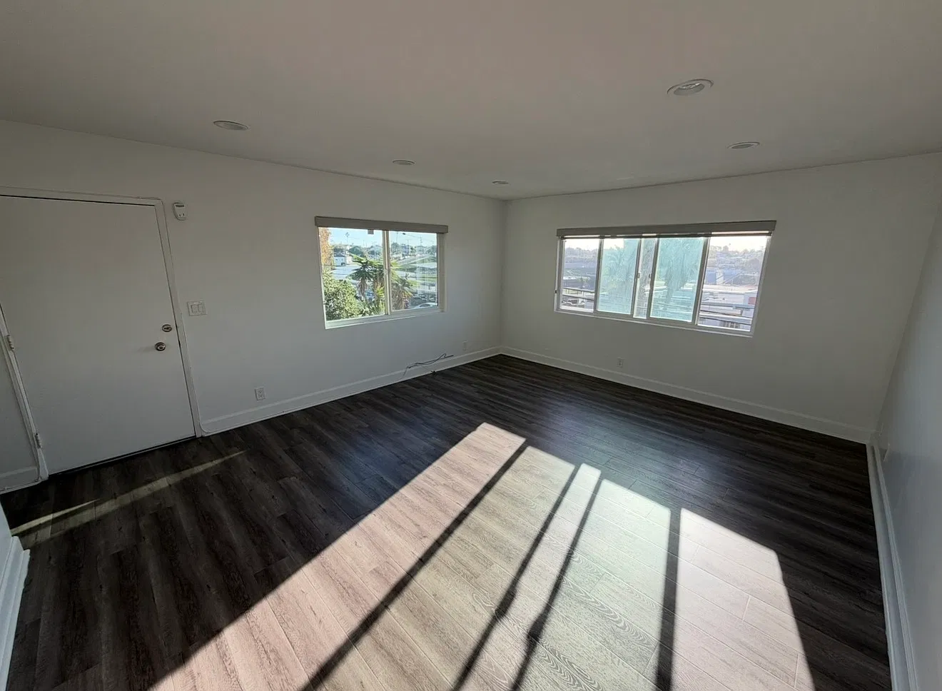 2 bed, 900 sqft, $3,795 — Photo 1