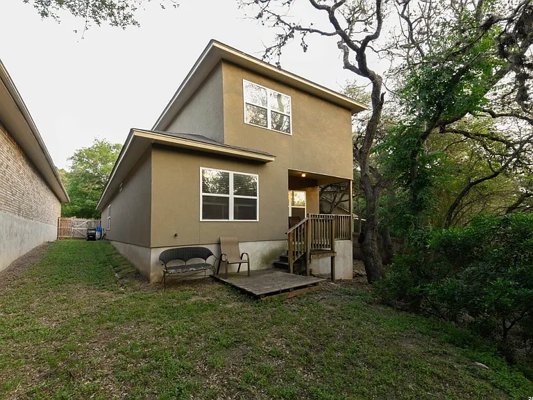 239 Bluffside Dr — Photo 18
