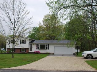 3350 Sandy Lake Rd, Ravenna, OH 44266