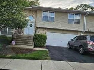 955 Elderberry Cir UNIT 103, Naperville, IL 60563