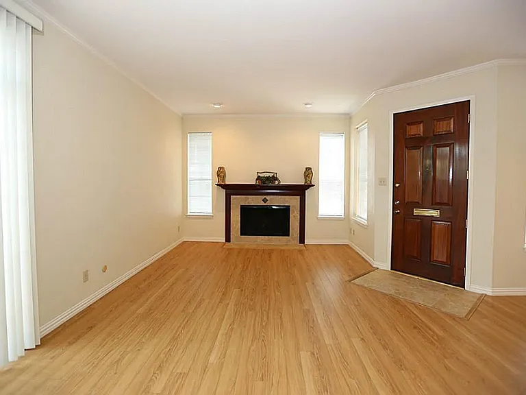 2602 W Holcombe Blvd — Photo 3