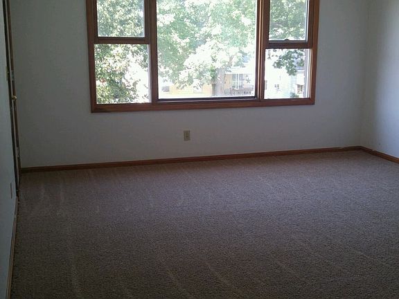 4th image of 2423 Grovewood Ave