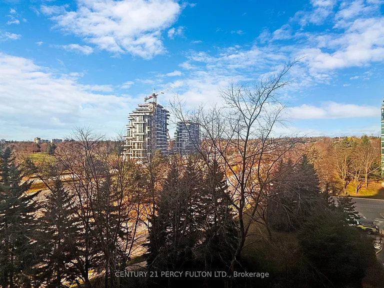 7805 Bayview Ave #625 — Photo 32