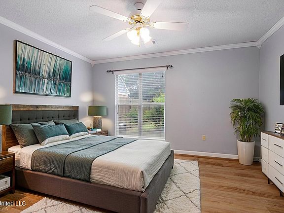 3rd image of 7633 Iris Dr