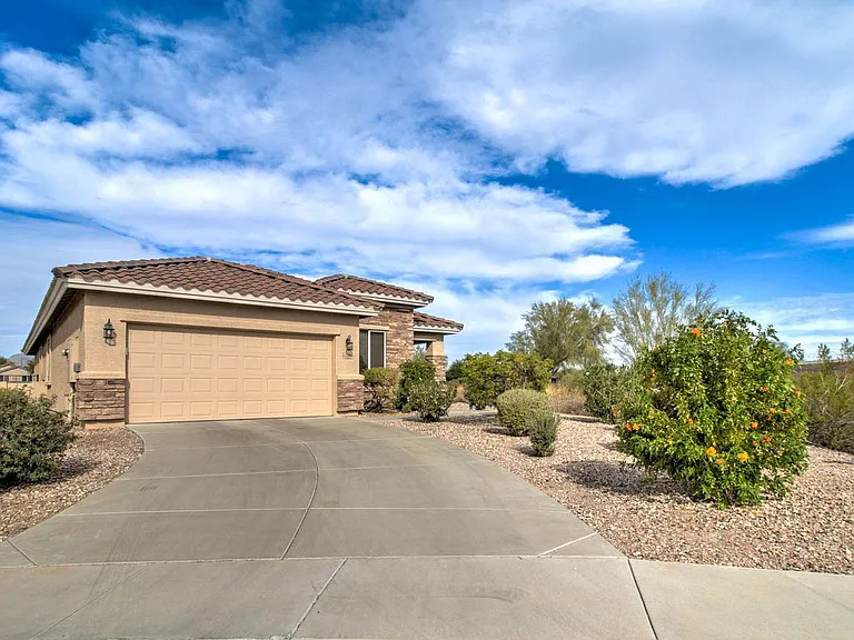 22896 W Arrow Dr — Photo 2