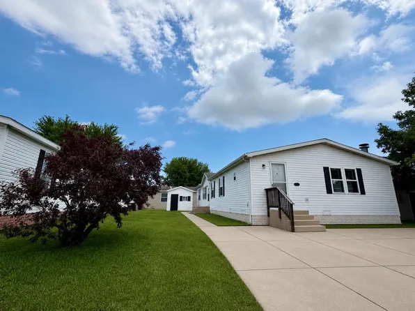 8700 Anthony Dr #874, Newport, MI 48166
