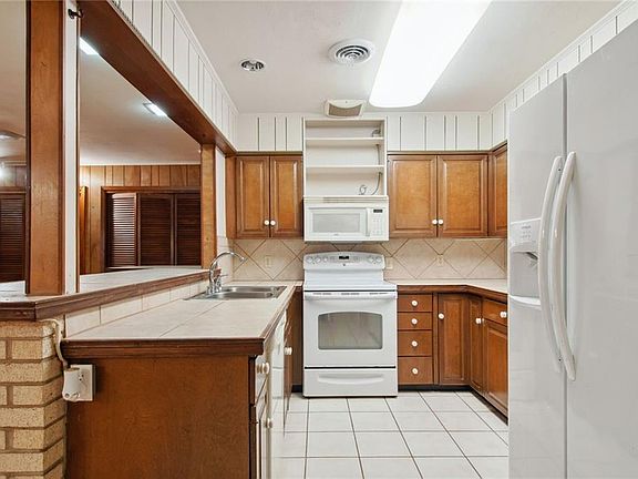 4th image of 546 Melrose Dr
