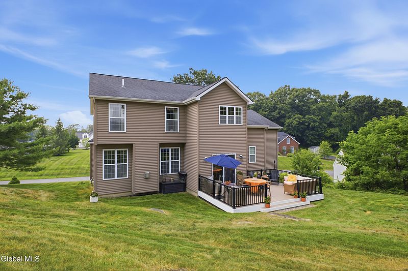 4th image of 34 Lindsay Drive