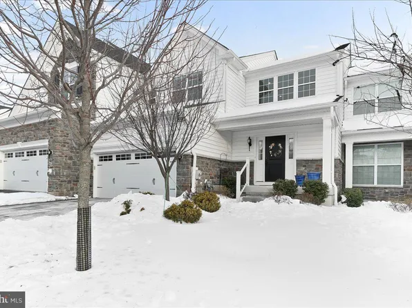 3718 Parris Blvd, Newtown Square, PA 19073