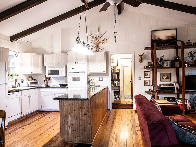 612 Wyanoak Rd — Photo 3