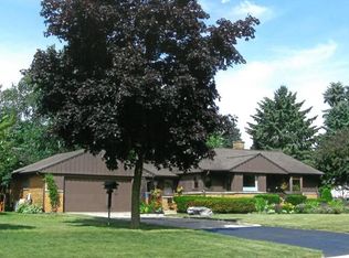 6923 N Milwaukee River Pkwy, Glendale, WI 53209