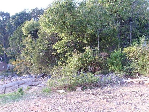 5th image of Plainview Dr