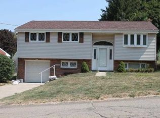 126 York Dr, Pittsburgh, PA 15214