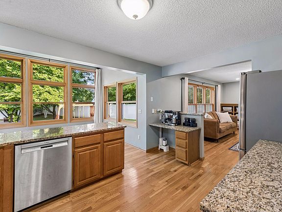 4th image of 4601 Fairway Hills Dr