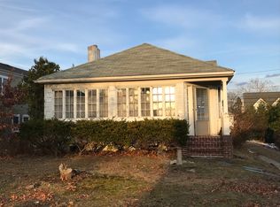 42 Bayway Ave, Brightwaters, NY 11718