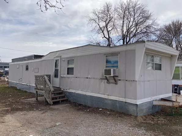 2703 W 24th St, Kearney, NE 68845
