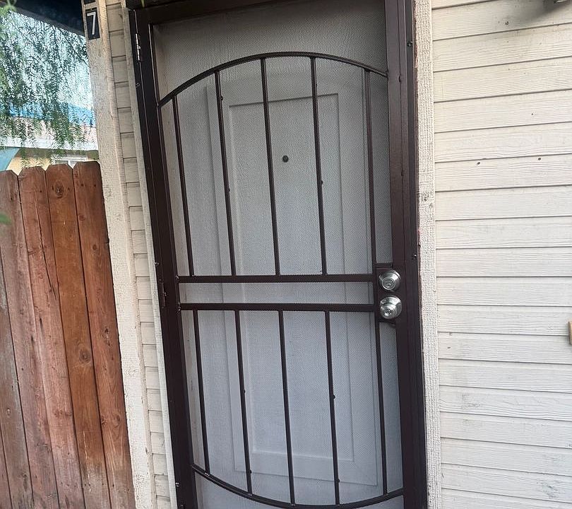 1st image of 337 E D St