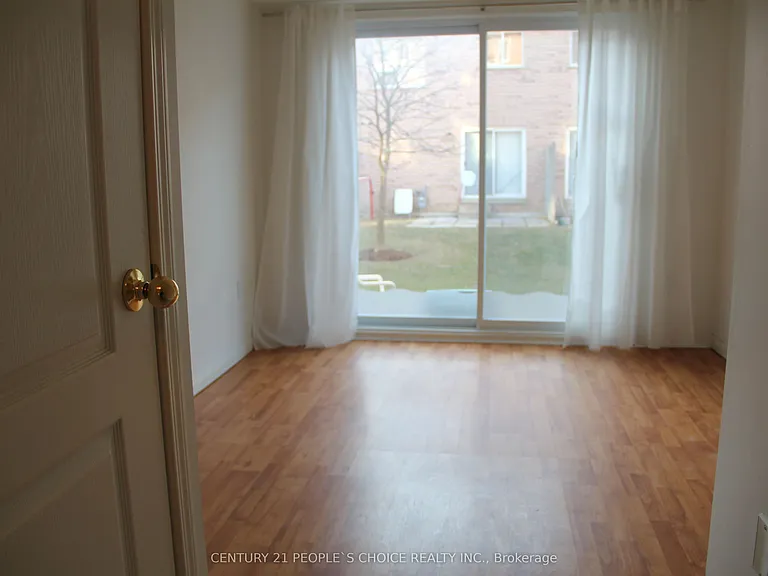 80 Acorn Pl #21 — Photo 4
