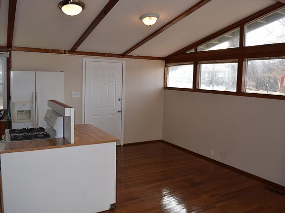 3rd image of 5605 Crescent Ave #House