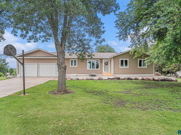 23438 451st Ave, Madison, SD 57042