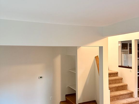 3rd image of 39 Hamilton St Unit 2