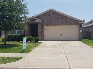 922 Paradise Rd, Baytown, TX 77521
