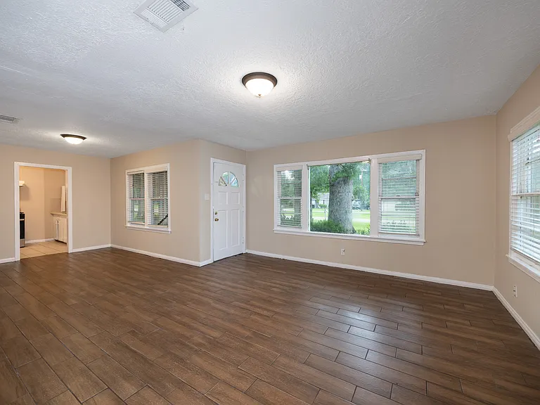 305 Harris Blvd — Photo 8