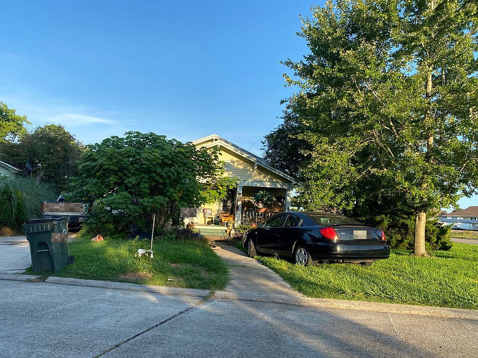 1st image of 215 Lee St
